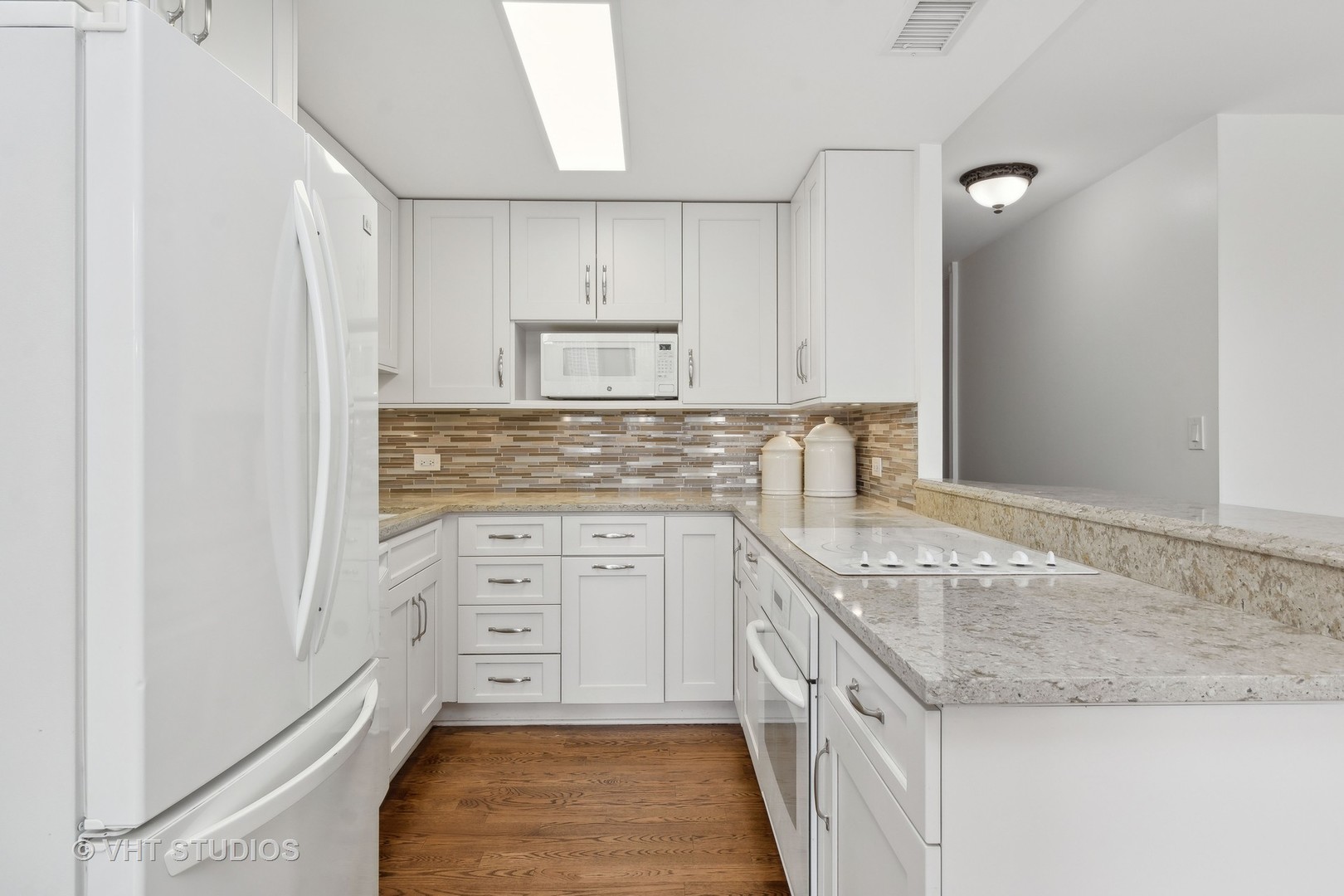 100 E Walton Street Unit: 32D