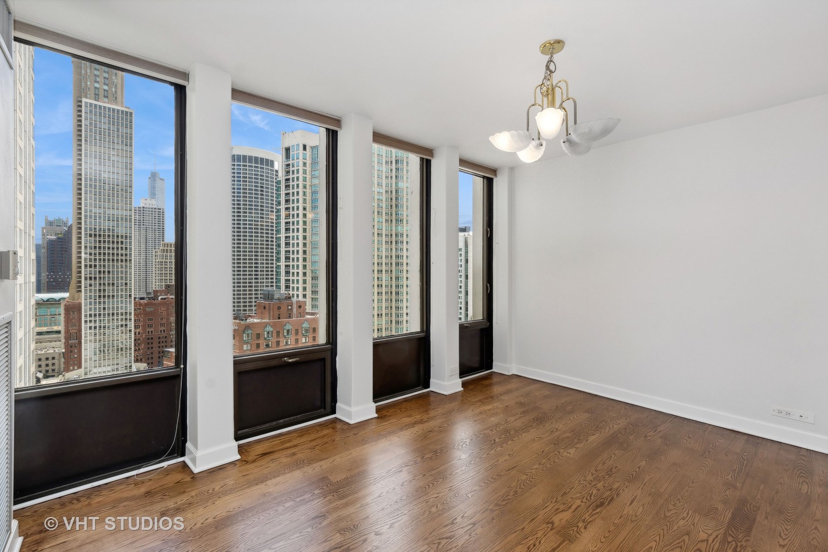 100 E Walton Street Unit: 32D