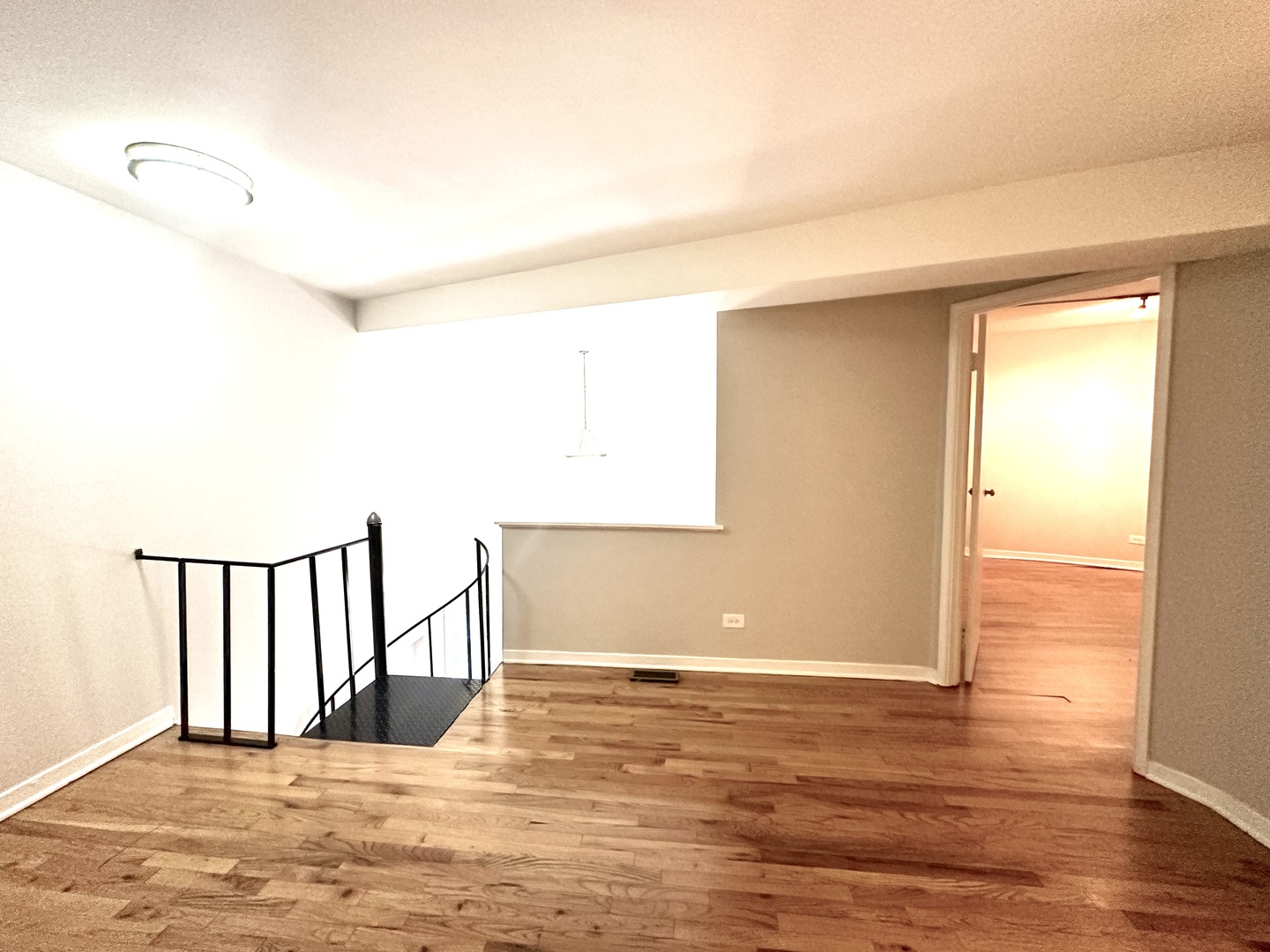 2302 N Clark Street Unit: 4E