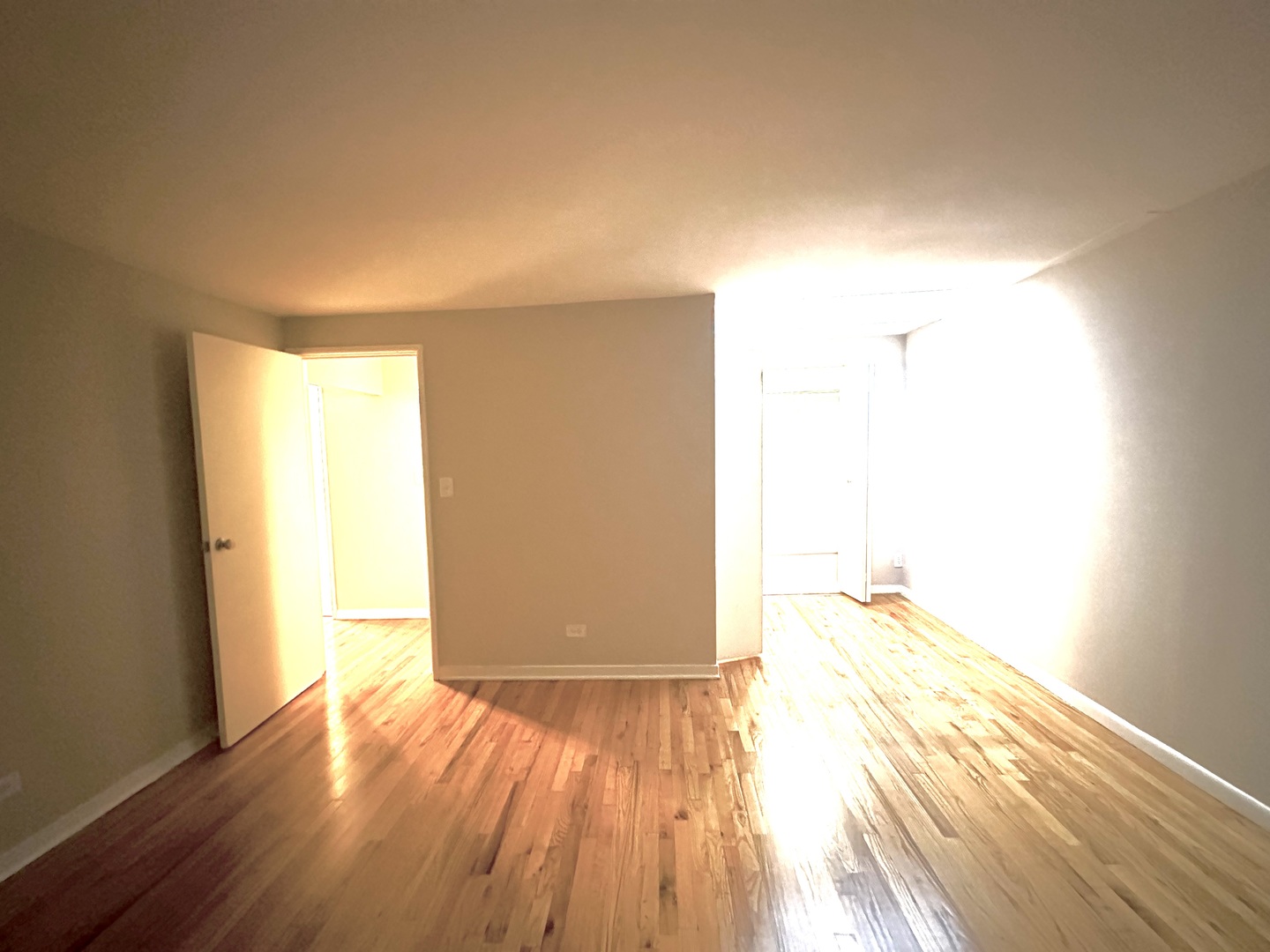 2302 N Clark Street Unit: 4E