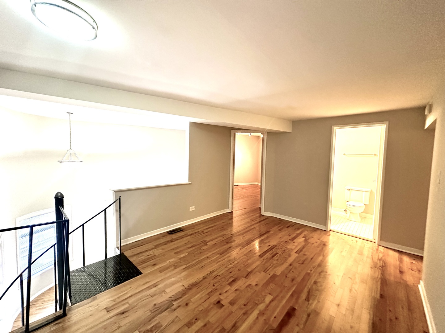 2302 N Clark Street Unit: 4E