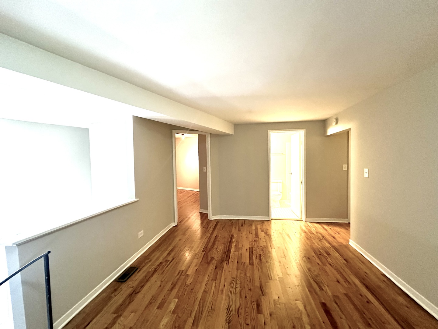 2302 N Clark Street Unit: 4E