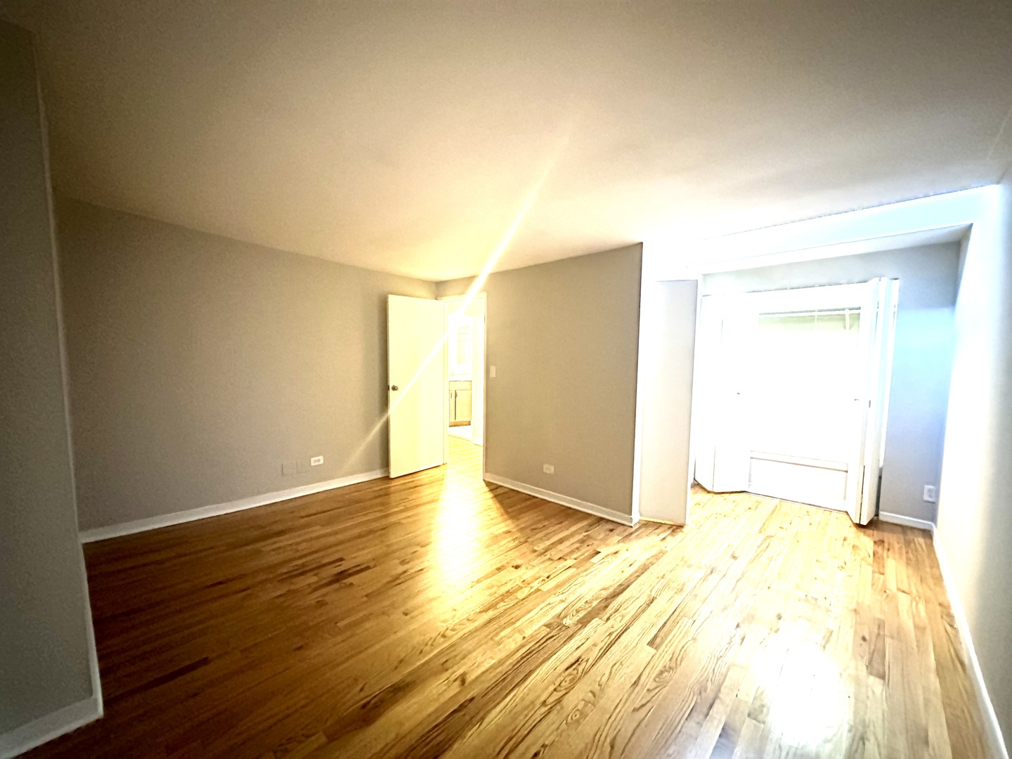 2302 N Clark Street Unit: 4E