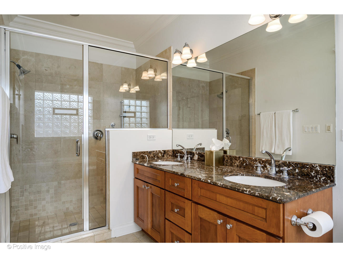 3625 N Lakewood Avenue Unit: 3N