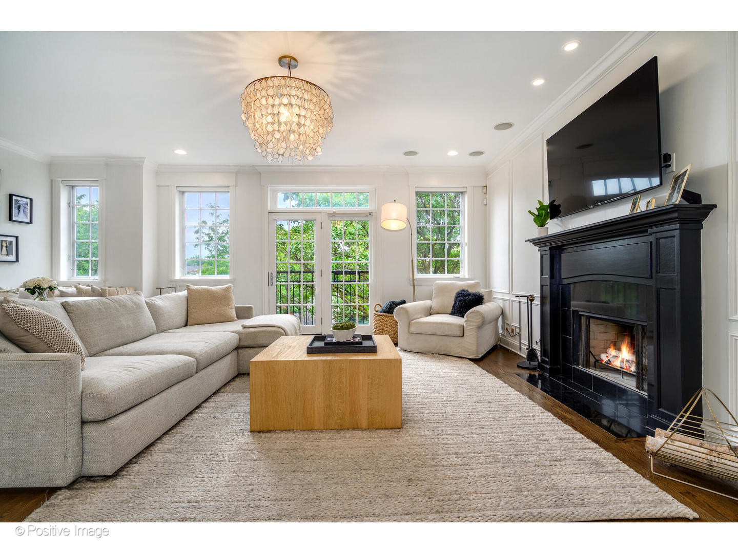 3625 N Lakewood Avenue Unit: 3N