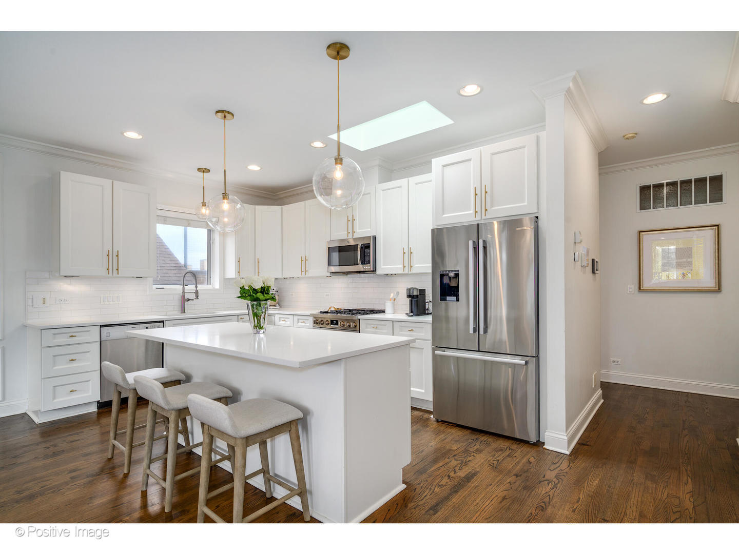 3625 N Lakewood Avenue Unit: 3N