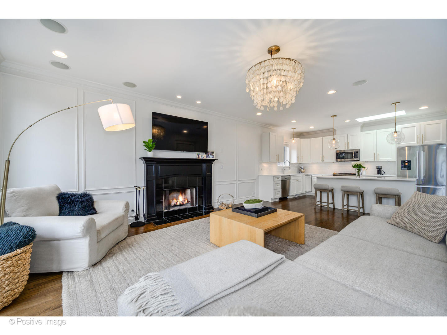 3625 N Lakewood Avenue Unit: 3N