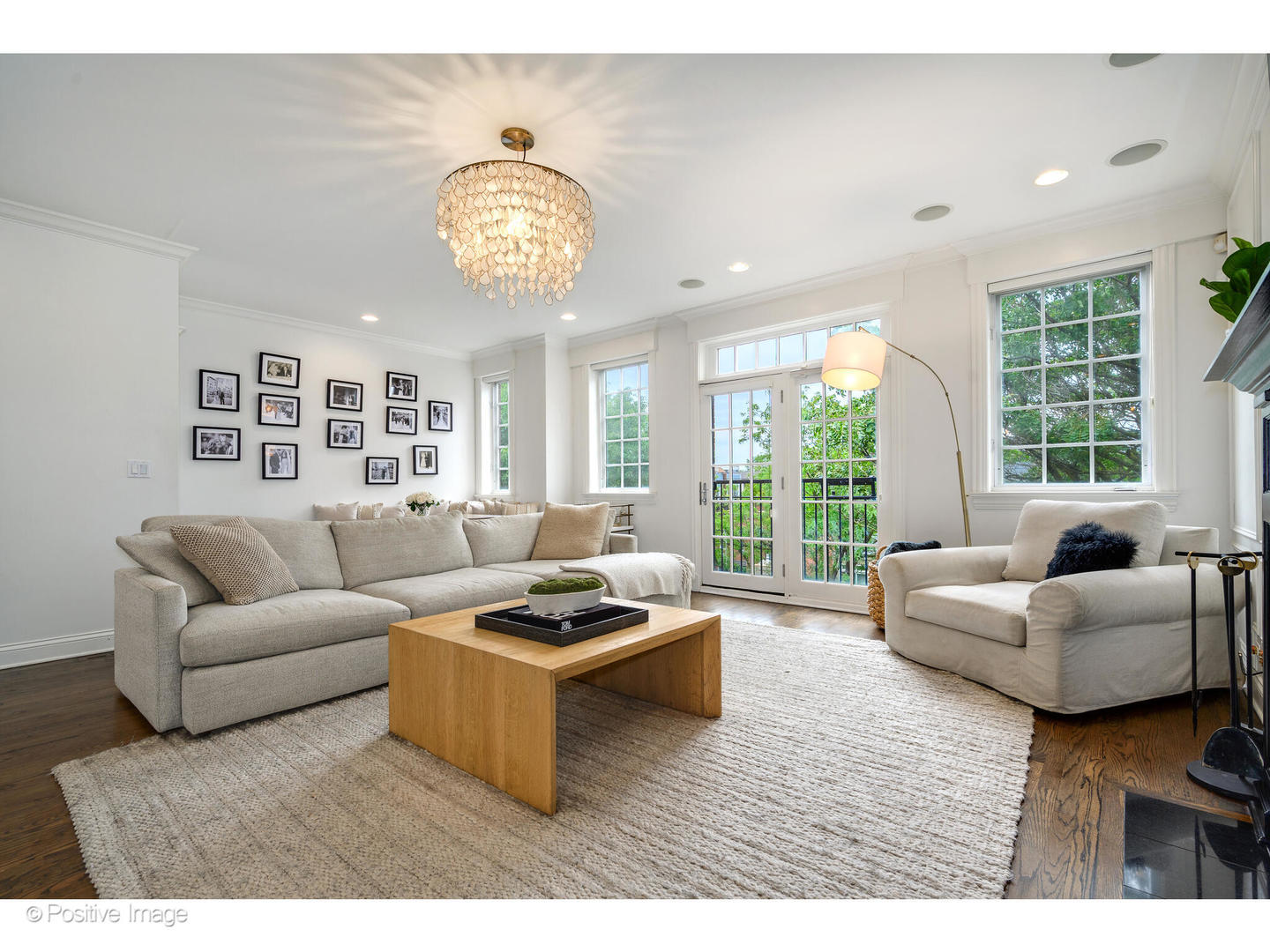 3625 N Lakewood Avenue Unit: 3N