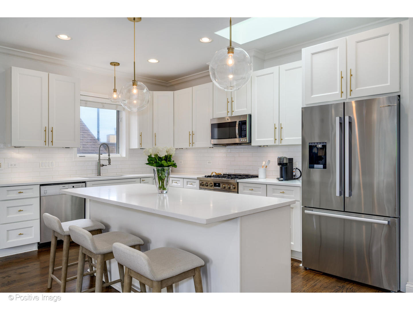 3625 N Lakewood Avenue Unit: 3N