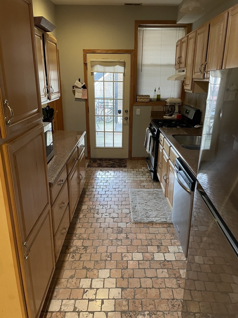 2755 W Logan Avenue Unit: 2