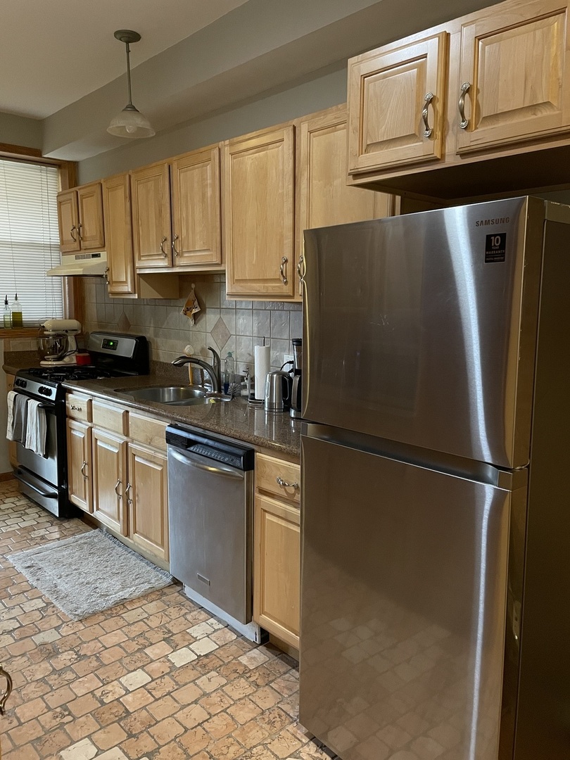 2755 W Logan Avenue Unit: 2