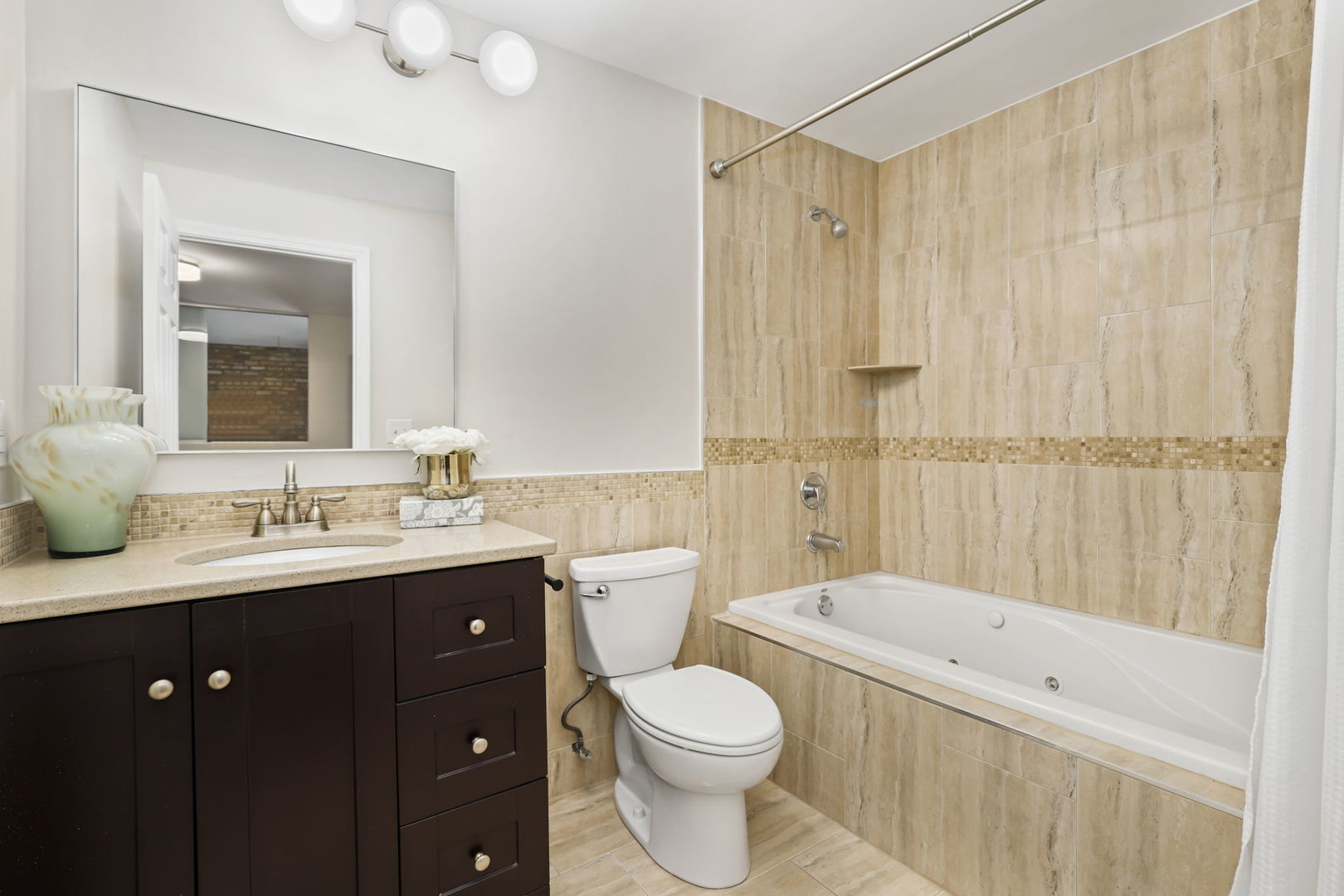 2101 W RICE Street Unit: 101