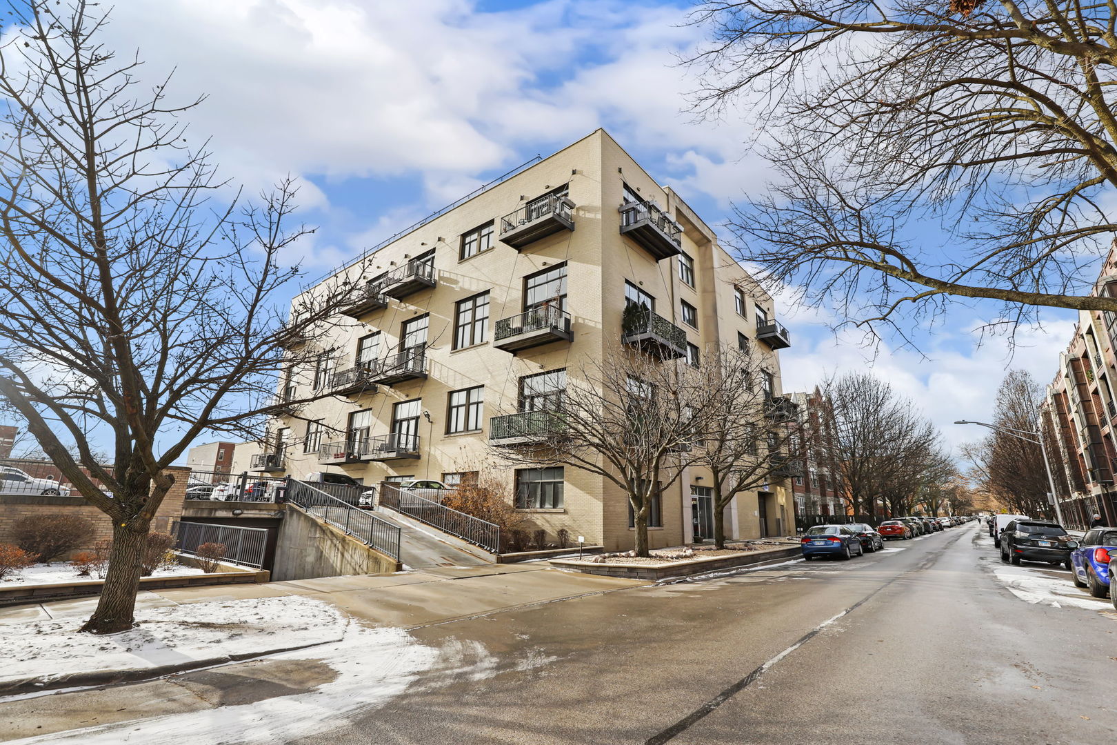 2101 W RICE Street Unit: 101