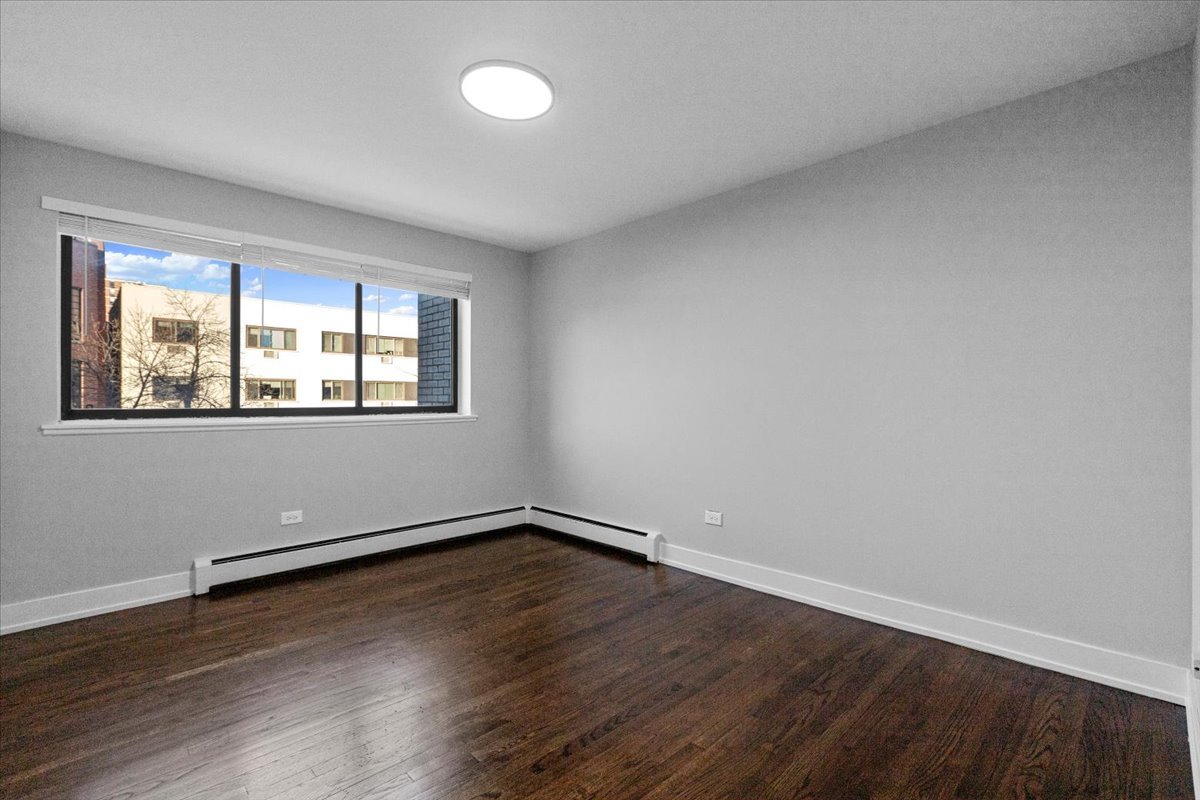 541 W OAKDALE Avenue Unit: 405