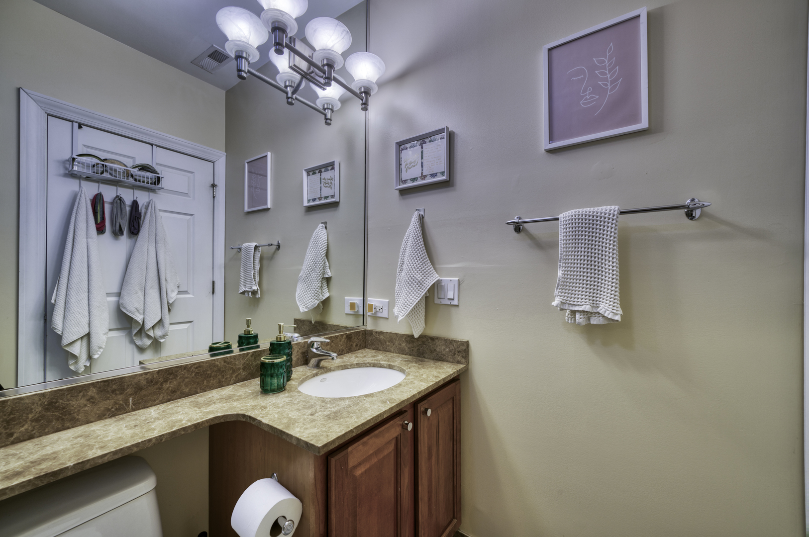 1347 N Ashland Avenue Unit: 1N