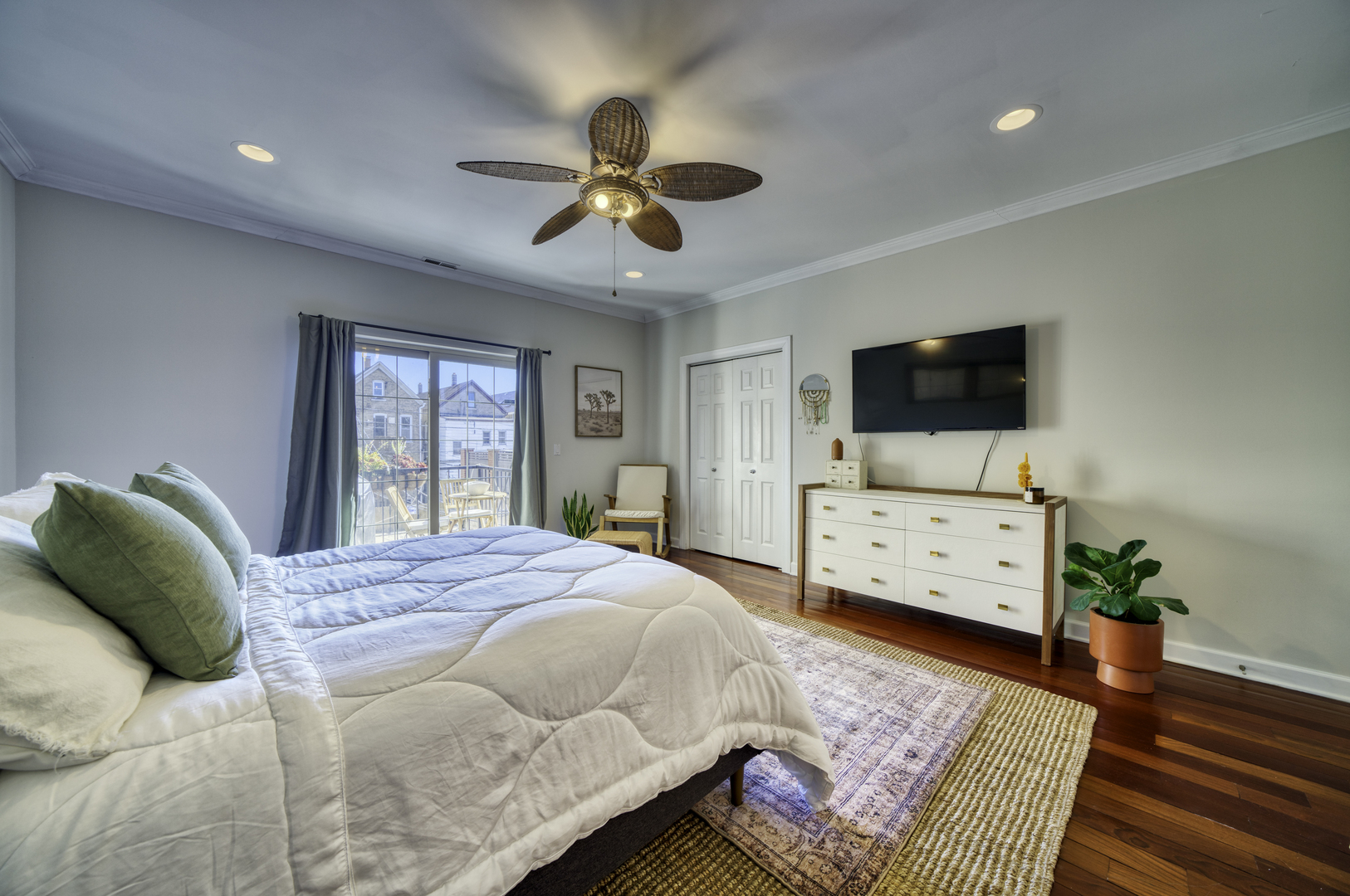 1347 N Ashland Avenue Unit: 1N