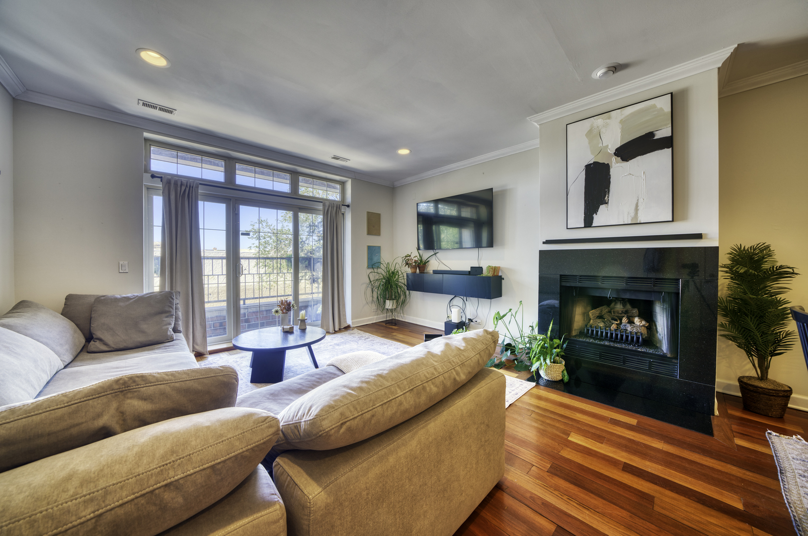 1347 N Ashland Avenue Unit: 1N