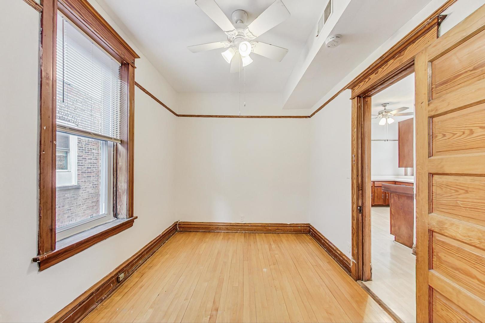 1646 W Byron Street Unit: 3F