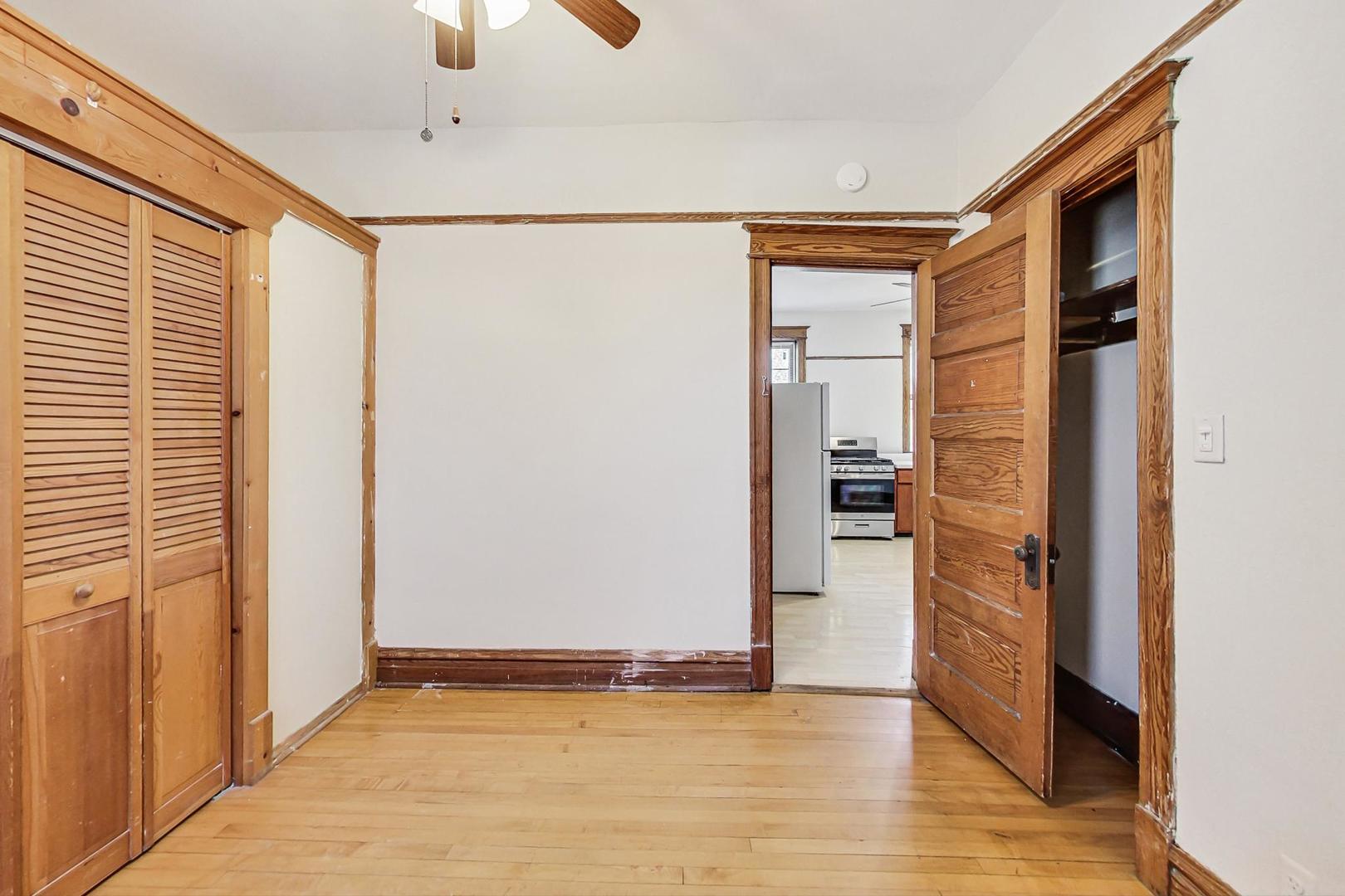 1646 W Byron Street Unit: 3F