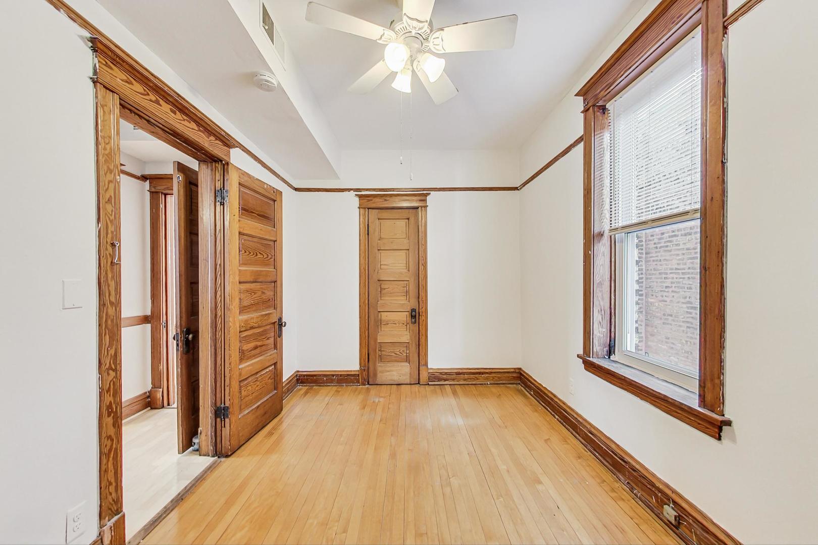 1646 W Byron Street Unit: 3F