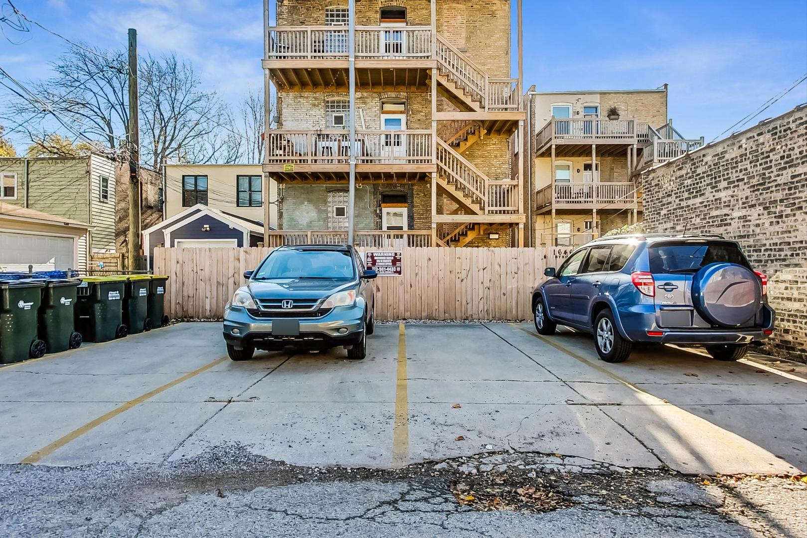 1646 W Byron Street Unit: 3F