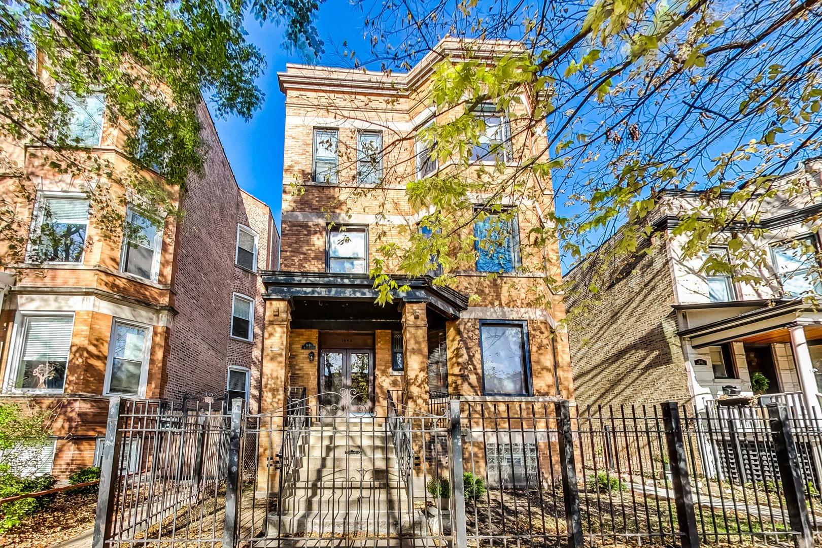 1646 W Byron Street Unit: 3F