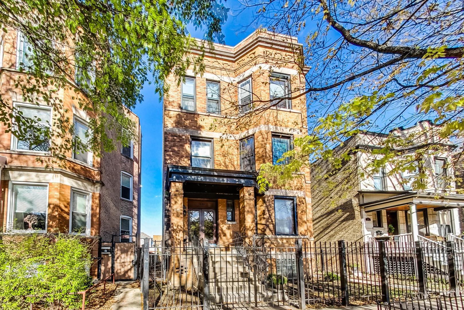 1646 W Byron Street Unit: 3F