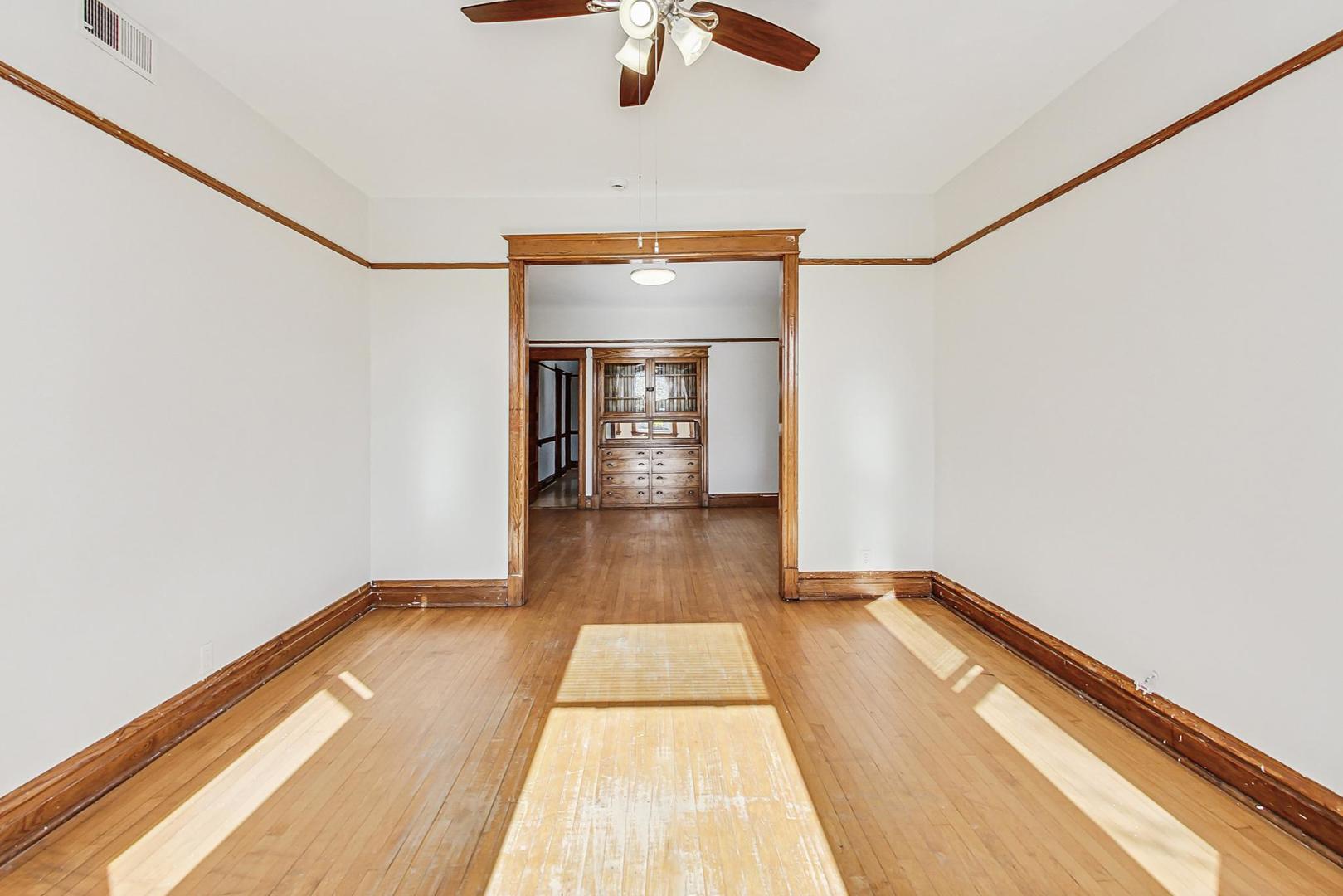 1646 W Byron Street Unit: 3F