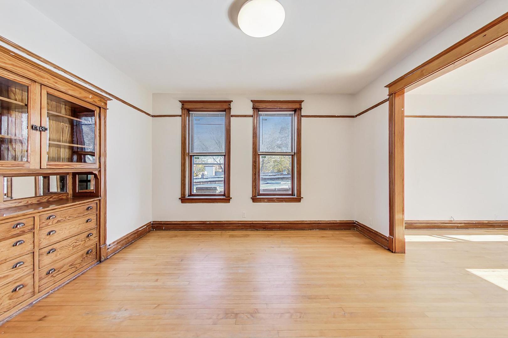 1646 W Byron Street Unit: 3F