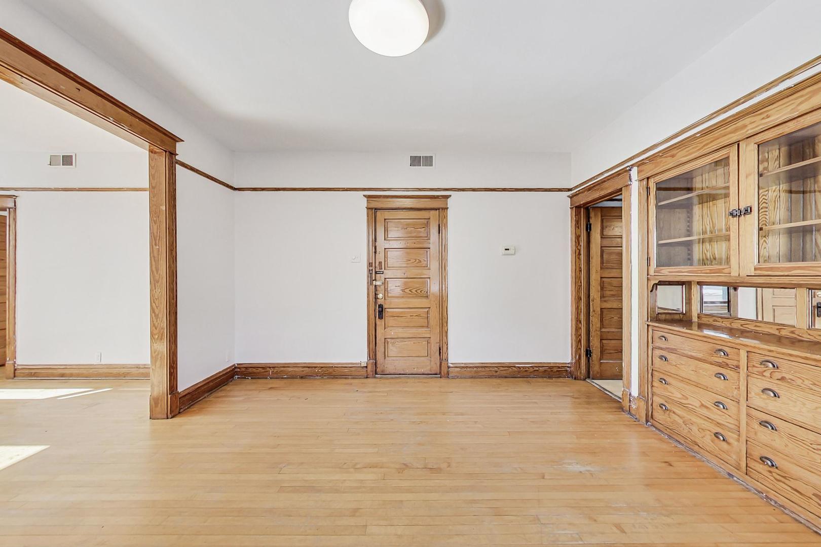 1646 W Byron Street Unit: 3F
