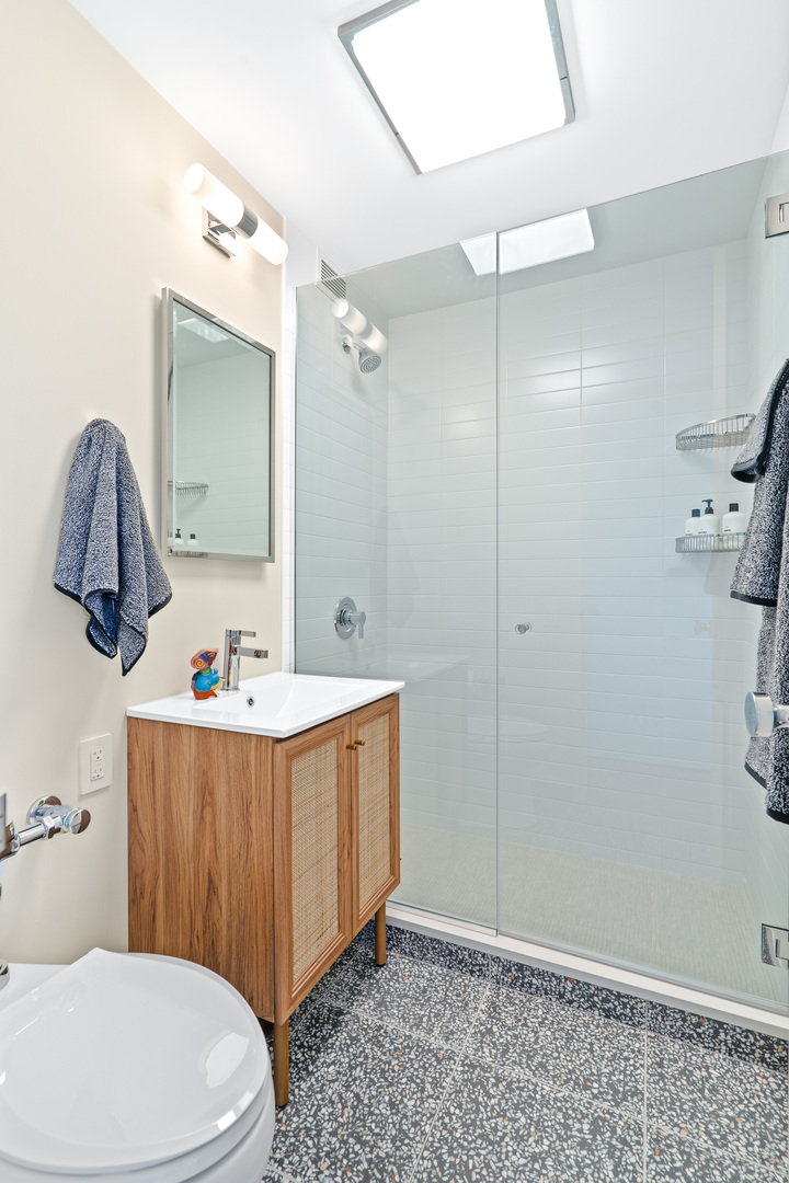 340 W Diversey Parkway Unit: 2216