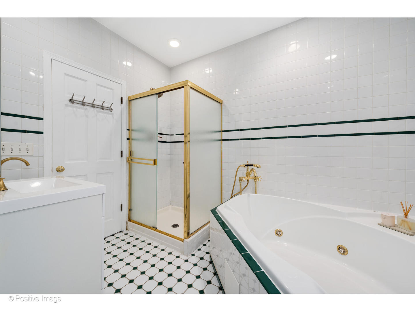 549 W Belden Avenue Unit: 4FE