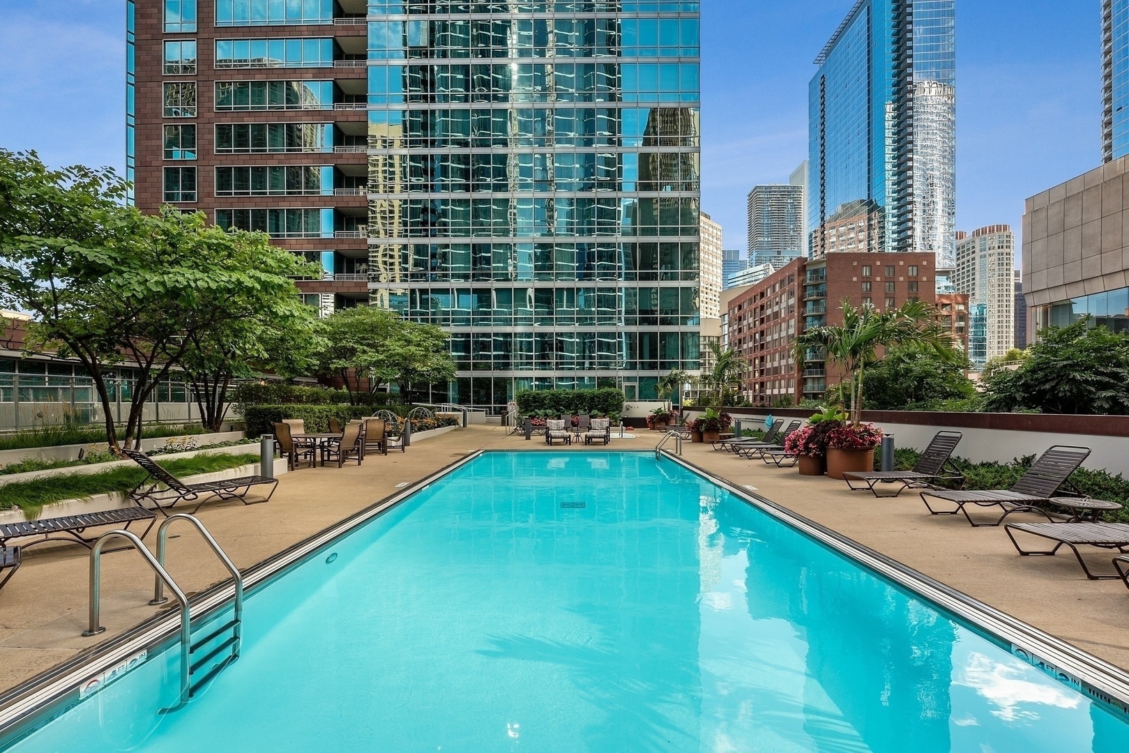 505 N McClurg Court Unit: 1402