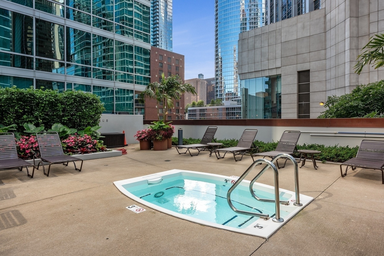 505 N McClurg Court Unit: 1402