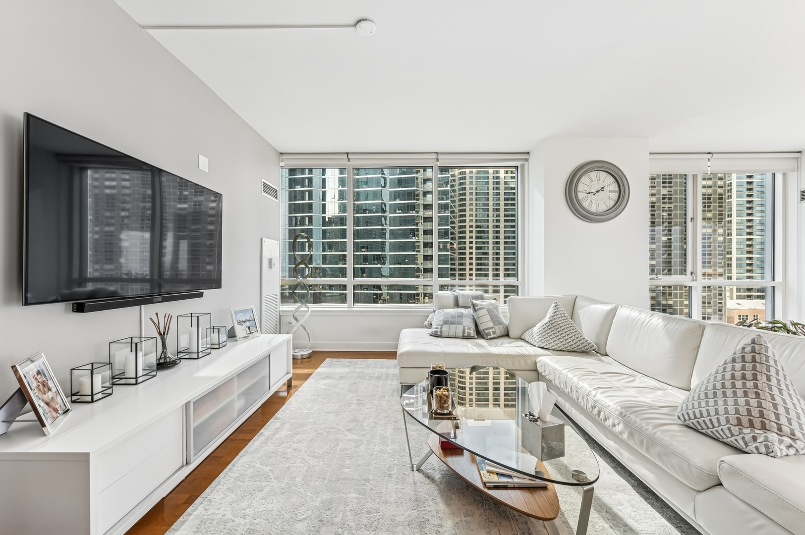 505 N McClurg Court Unit: 1402