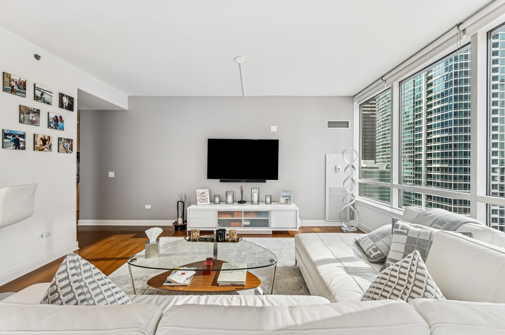 505 N McClurg Court Unit: 1402