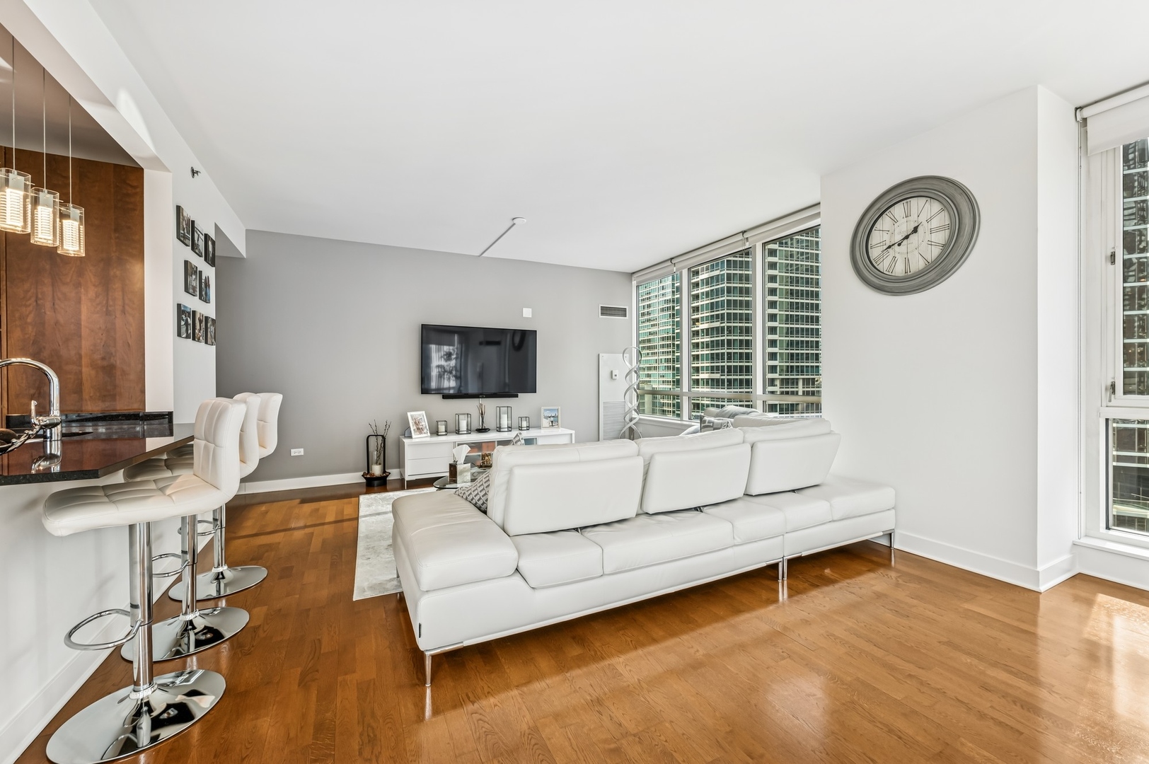 505 N McClurg Court Unit: 1402