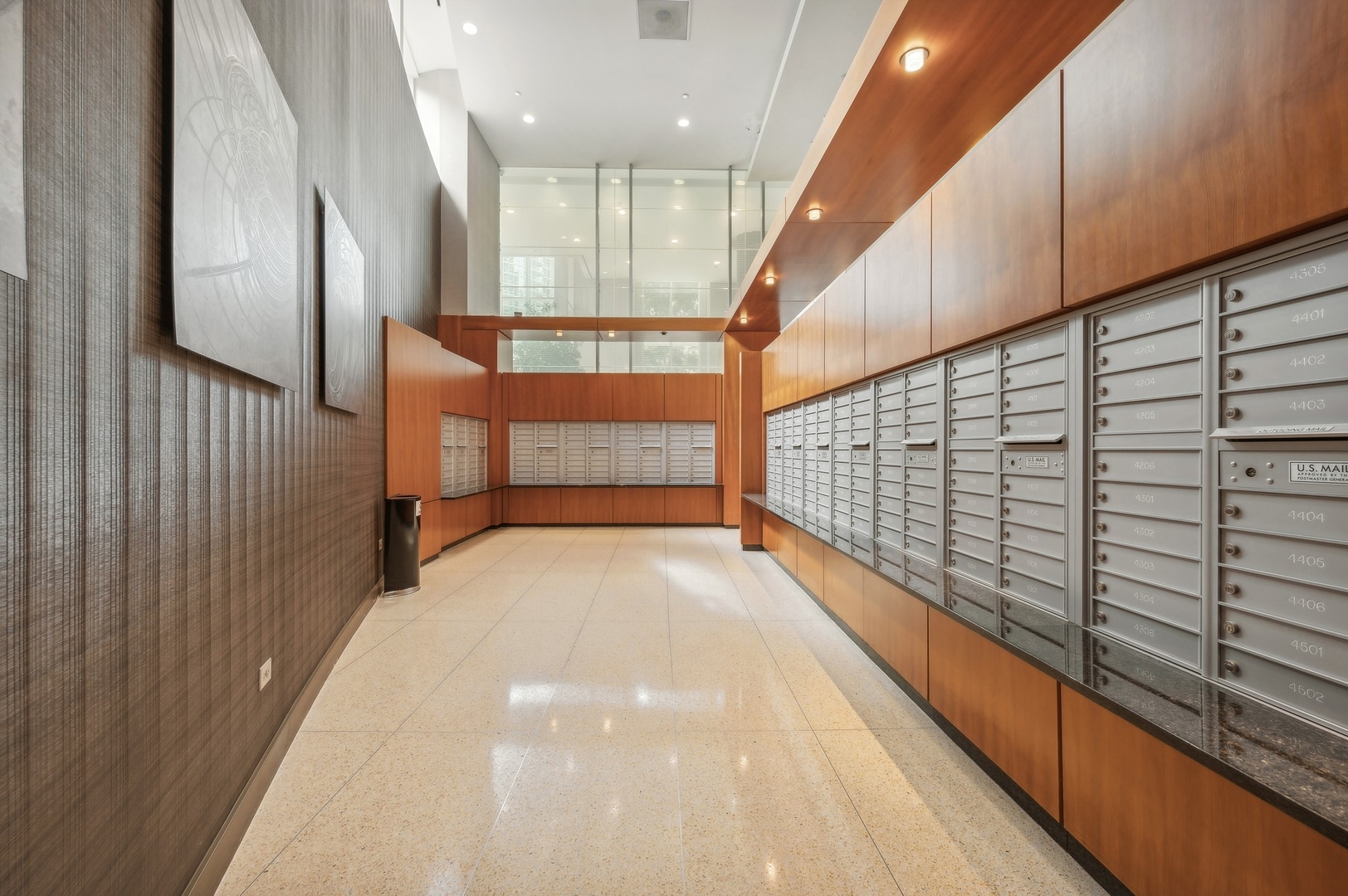 505 N McClurg Court Unit: 1402