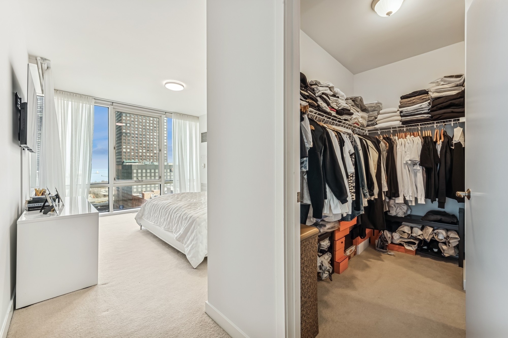 505 N McClurg Court Unit: 1402