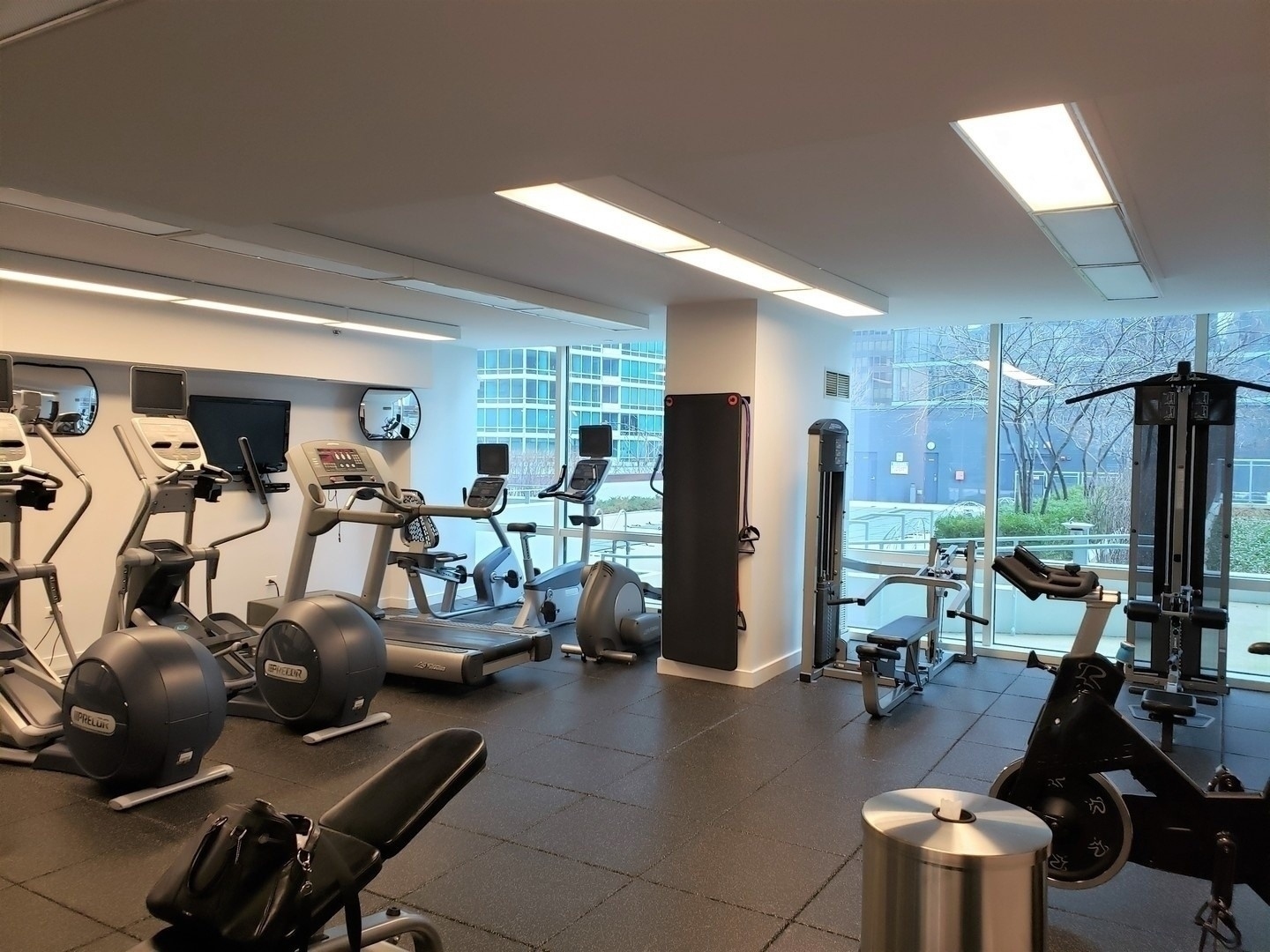 505 N McClurg Court Unit: 1402