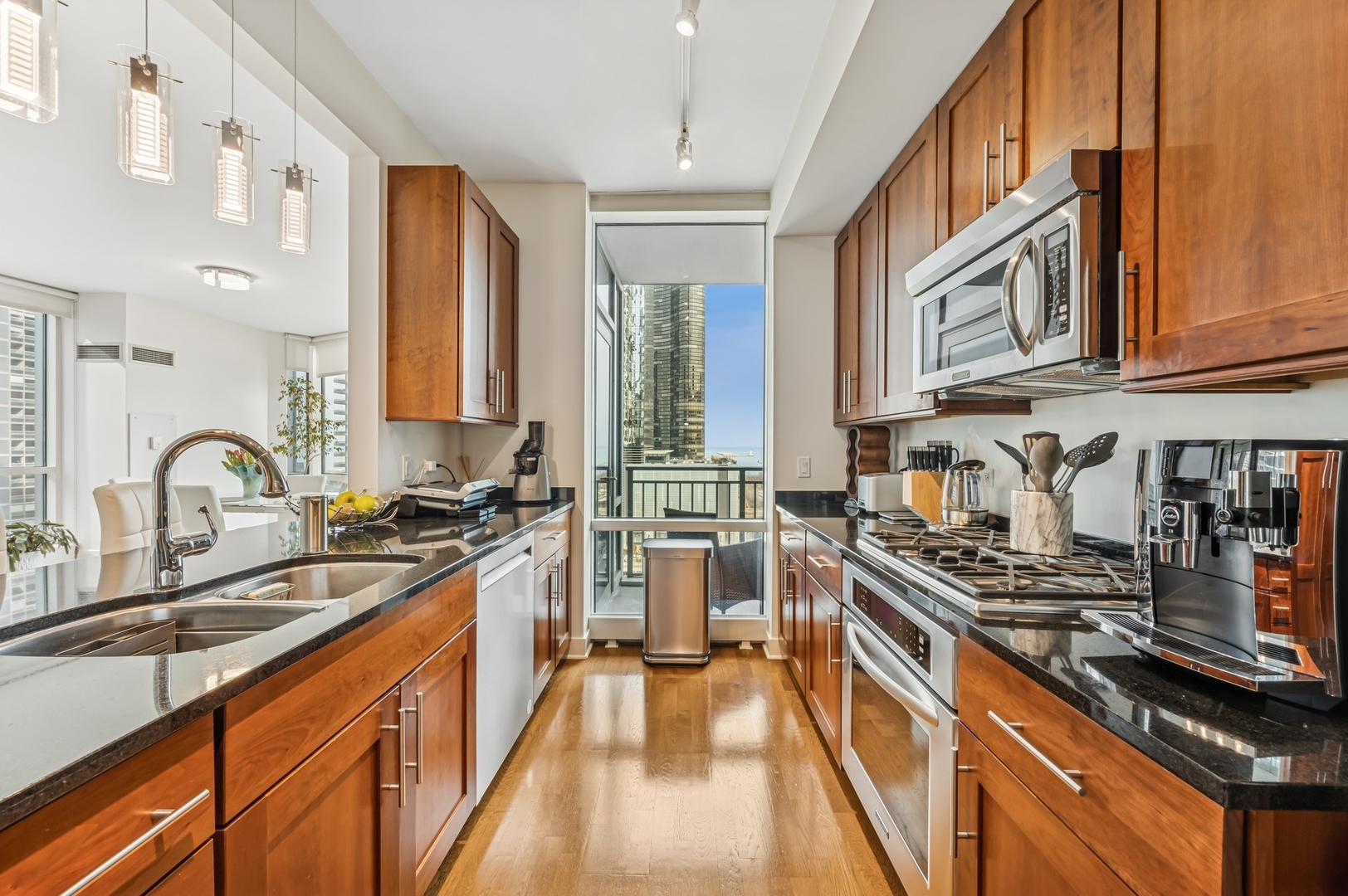 505 N McClurg Court Unit: 1402