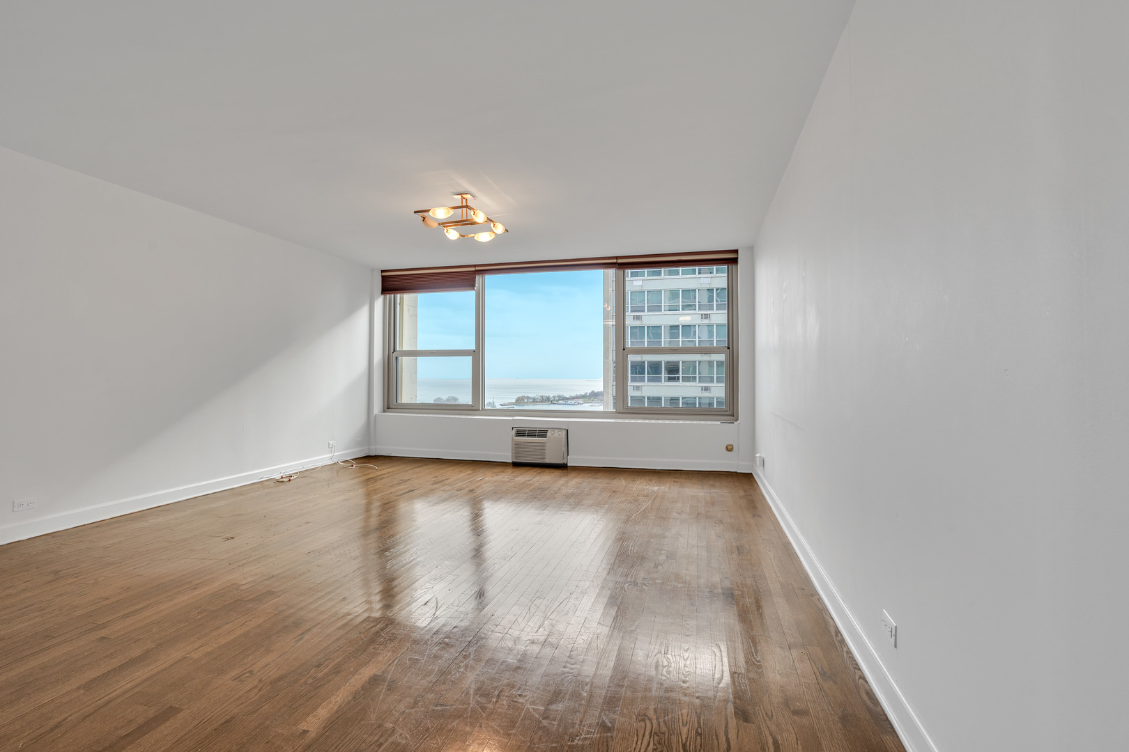 3600 N Lake Shore Drive Unit: 2101