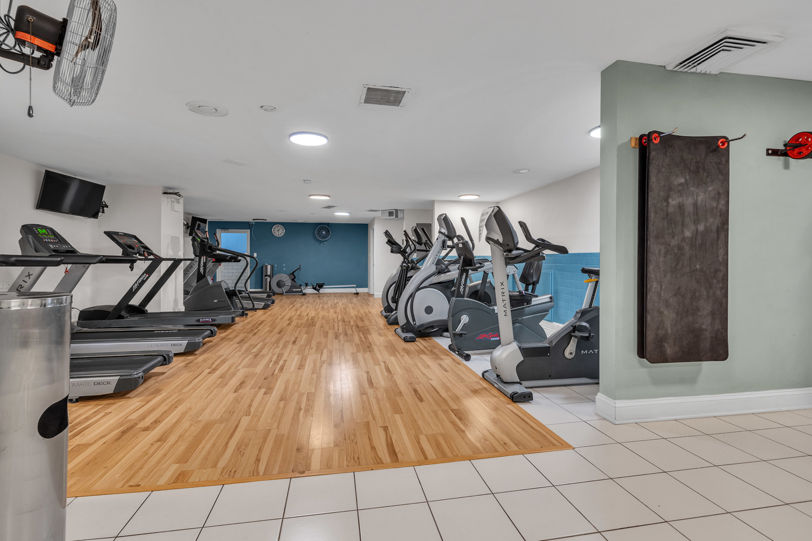 3600 N Lake Shore Drive Unit: 2101