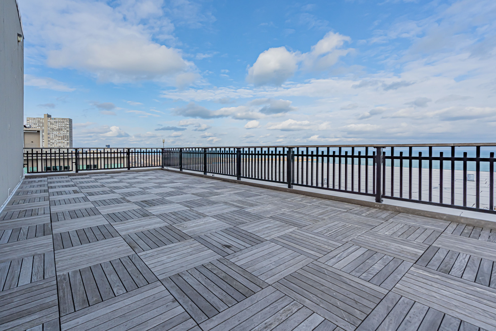 3600 N Lake Shore Drive Unit: 2101
