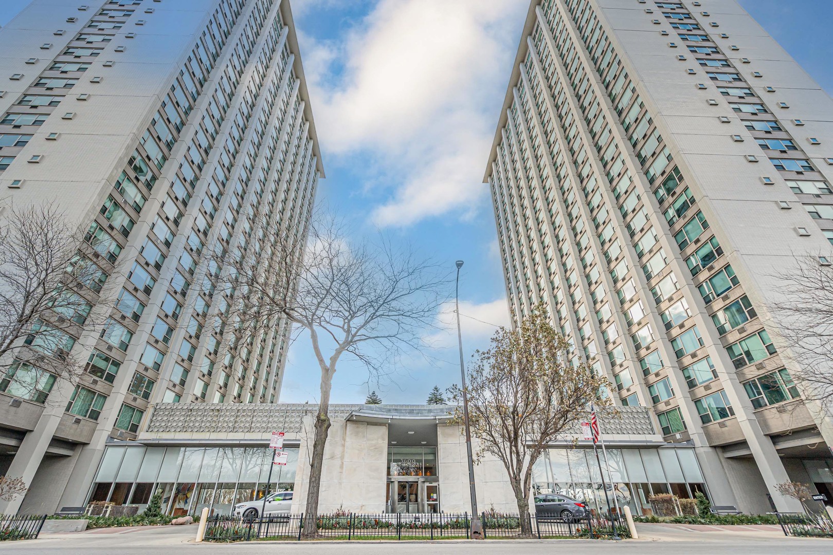 3600 N Lake Shore Drive Unit: 2101
