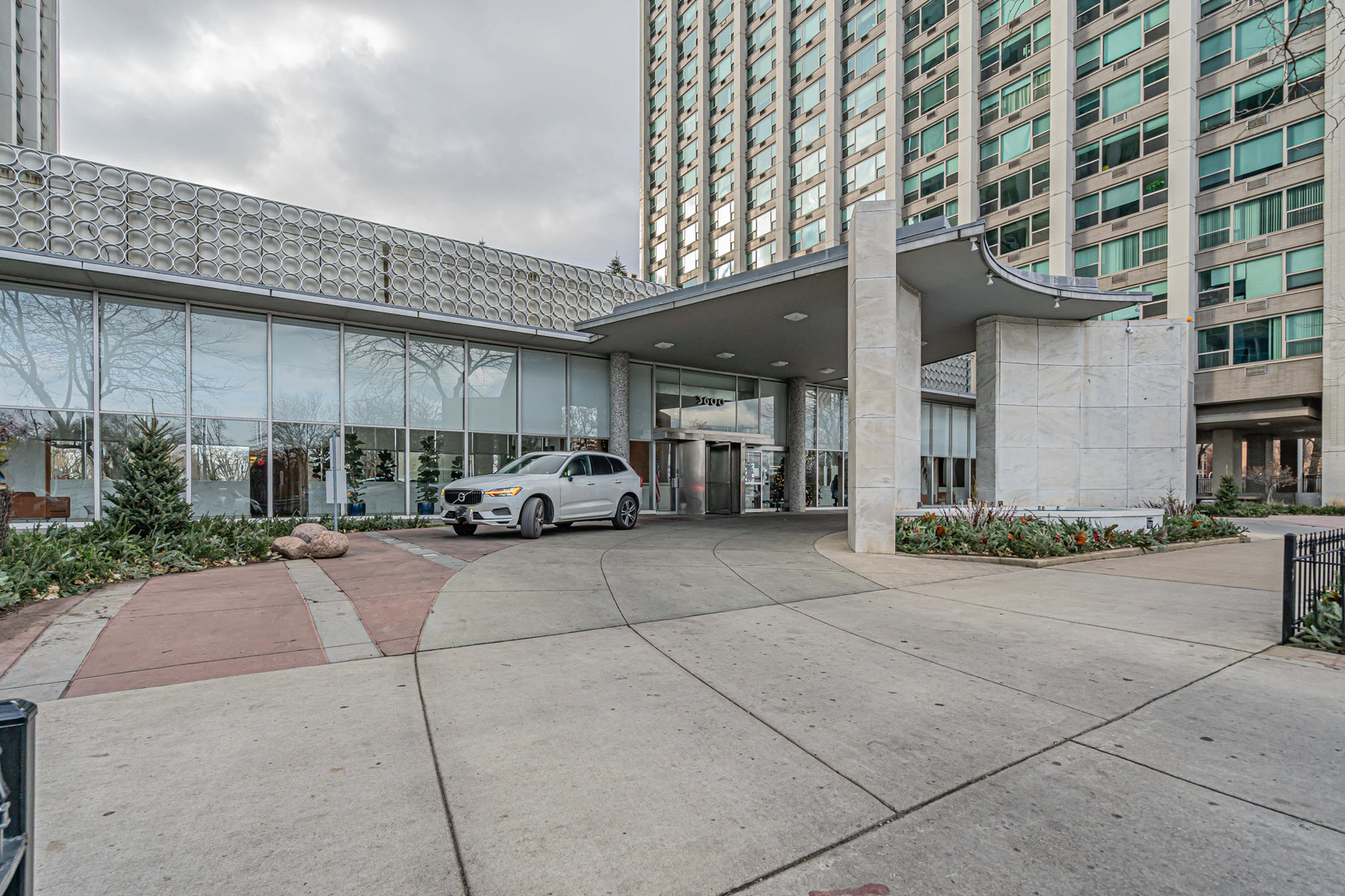 3600 N Lake Shore Drive Unit: 2101