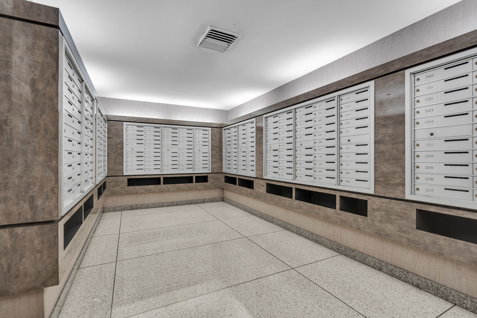 3600 N Lake Shore Drive Unit: 2101