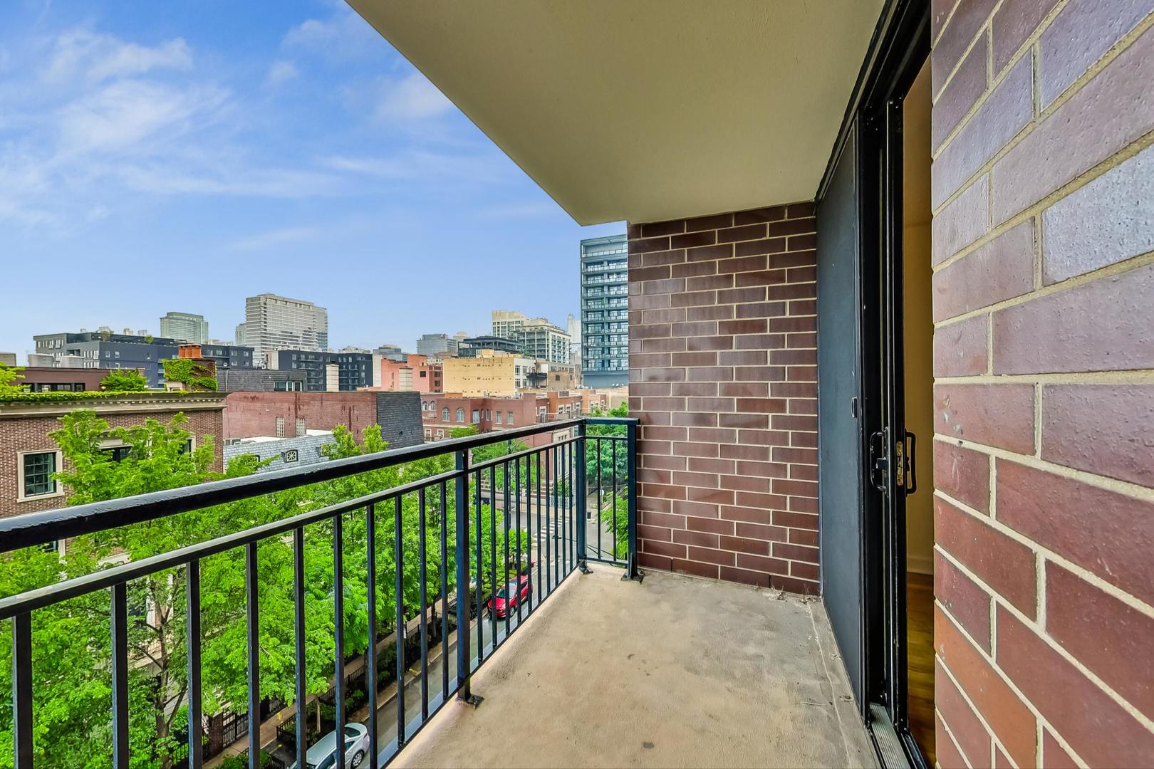 451 W HURON Street Unit: 603