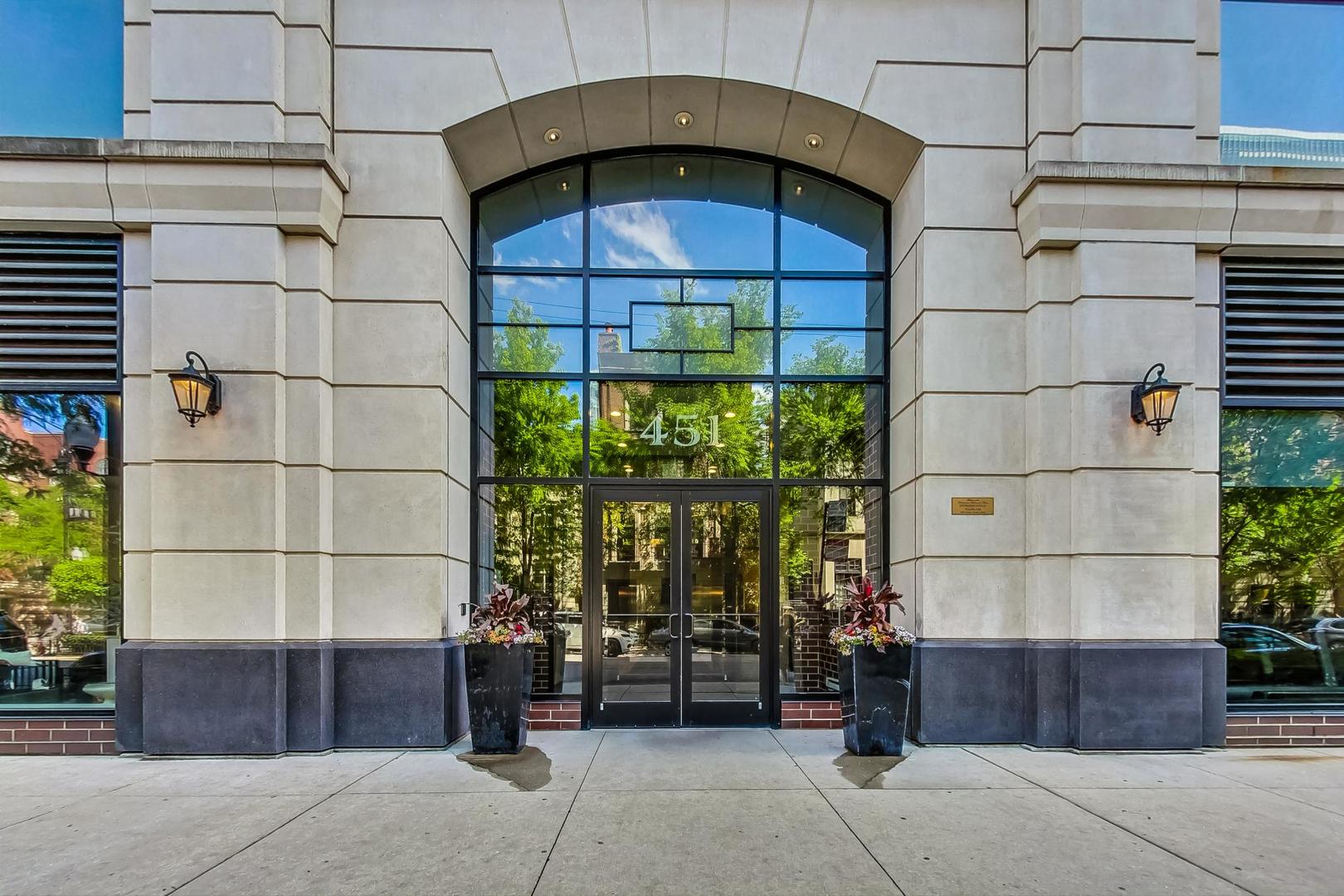 451 W HURON Street Unit: 603