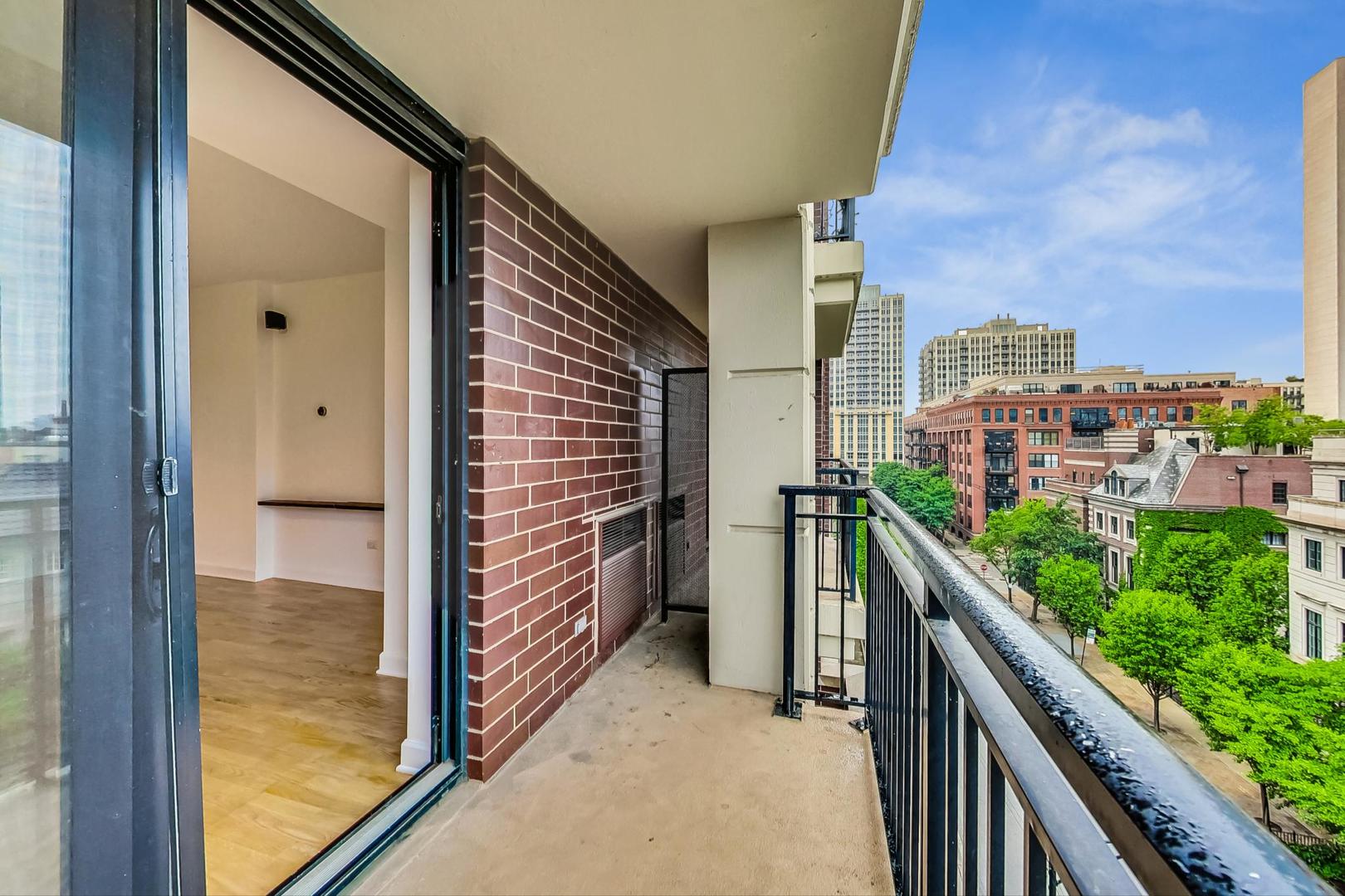 451 W HURON Street Unit: 603